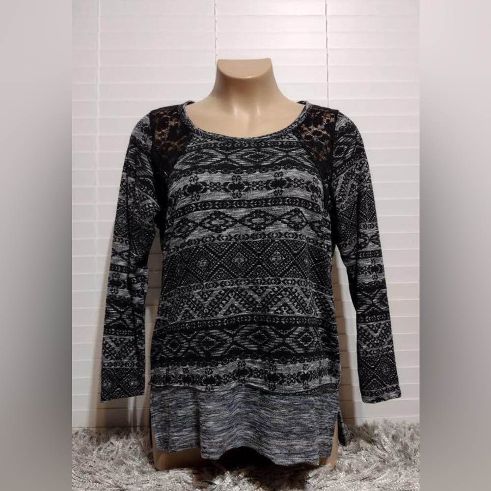 Maurices Women’s 1X Lightweight Sweater